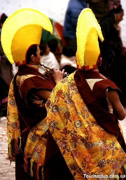 Монастырь Сера